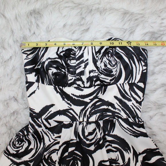 WHBM White & Black Strapless Dress - Picture 3 of 8